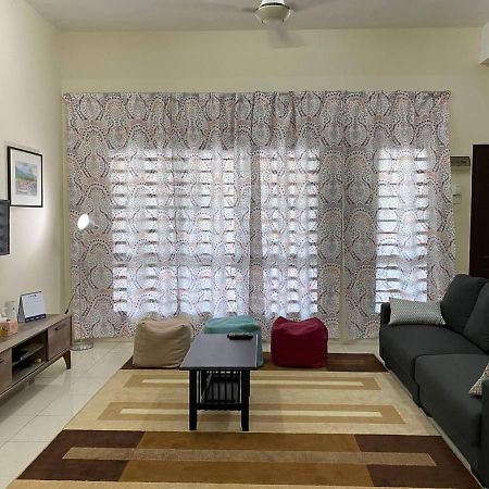 Spacious Cozy Lakeville Homestay 4 Bedrooms All With Aircond Seri Iskandar Dış mekan fotoğraf